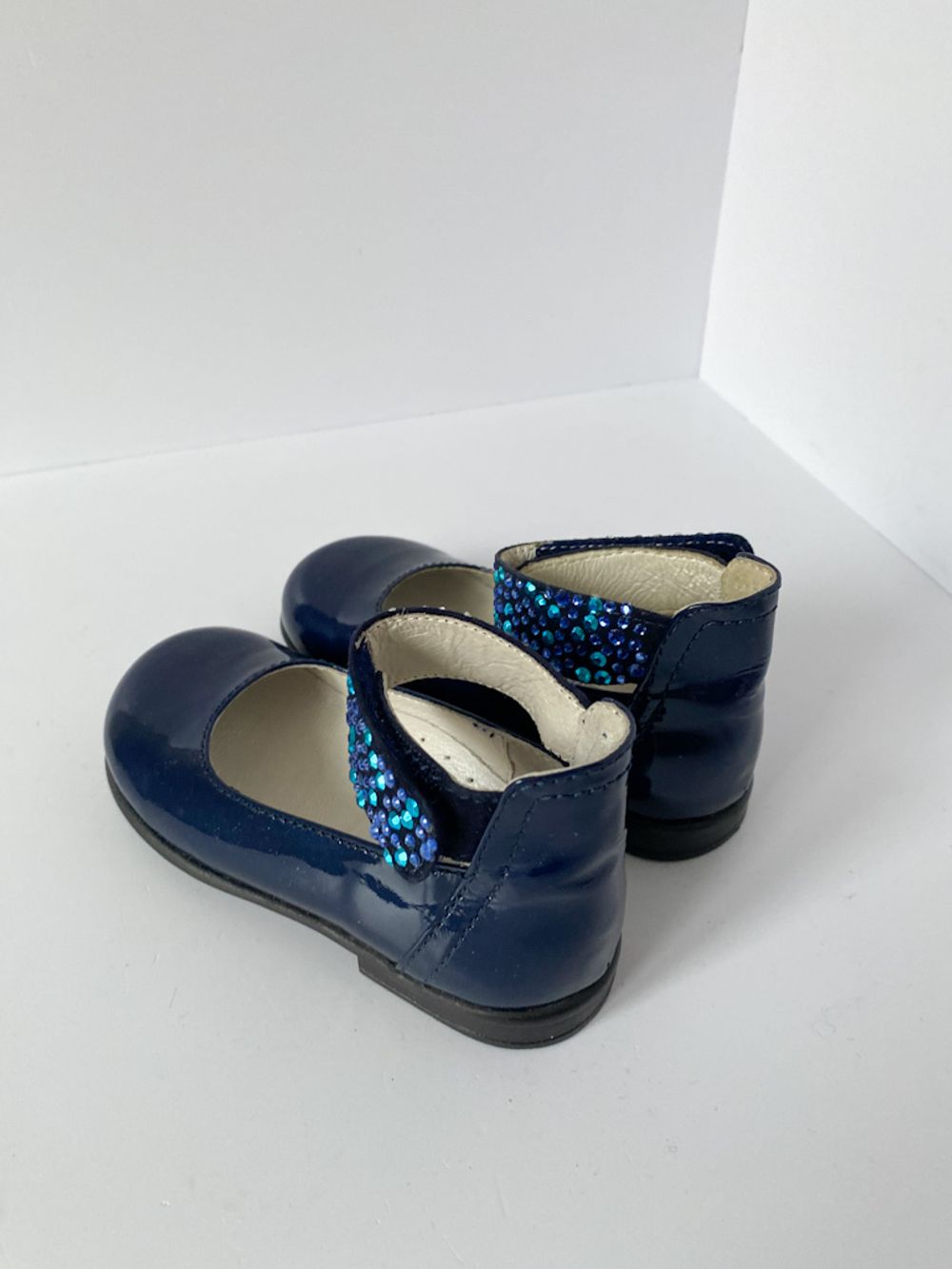 Новые лаковые туфли Cherie, 22