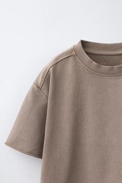 ZARA ФУТБОЛКА С ЭФФЕКТОМ ПОТЕРТОСТИ, СЕРОАТО-КОРИЧНЕВЫЙ