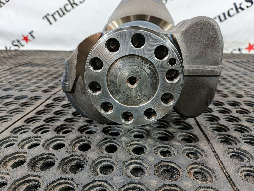 Коленвал D2676 2016г.