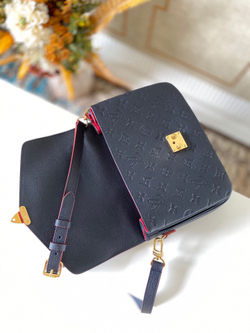 Louis Vuitton Pochette Metis