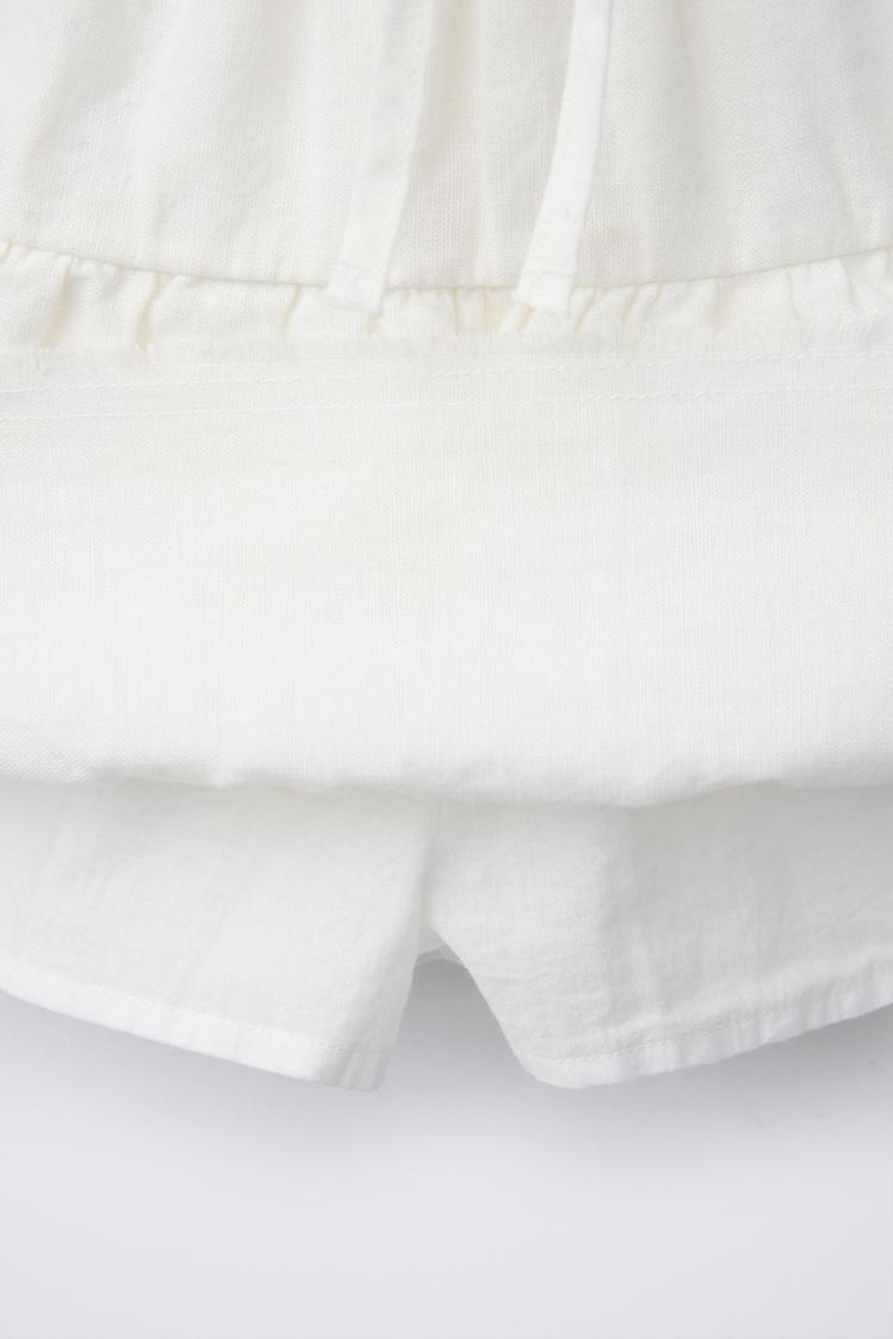 ZARA ЮБКА-ШОРТЫ ИЗ СМЕСОВОГО ЛЬНА С ВОЛАНАМИ, ЖЕЛТОВАТО-БЕЛЫЙ