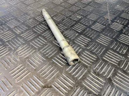 Ось переднего колеса Yamaha FZ1 Fazer RN17