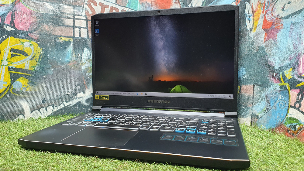 Игровой Predator i7-10/16Gb/RTX 2070 MAX Q 8Gb/144Hz/ Helios 300 PH315-53-77DZ [nh.q7zer.00e]/Windows 10