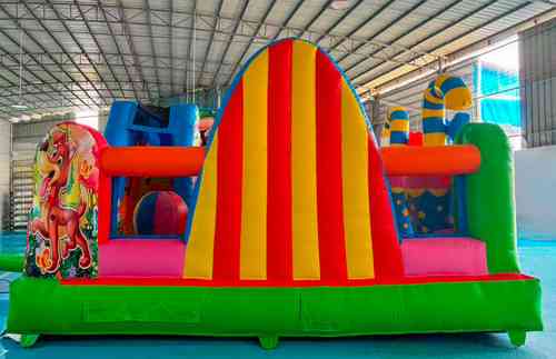 Коммерческий надувной батут «Зайка Степашка 2» 5*5*2,8 м