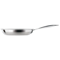 Le Creuset 3-слойная сковорода диаметром 20 см с антипригарным покрытием.