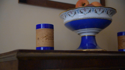 Кружка малая фарфоровая без ручки c берестой и с цитатами Лермонтова. Lermontov forever.