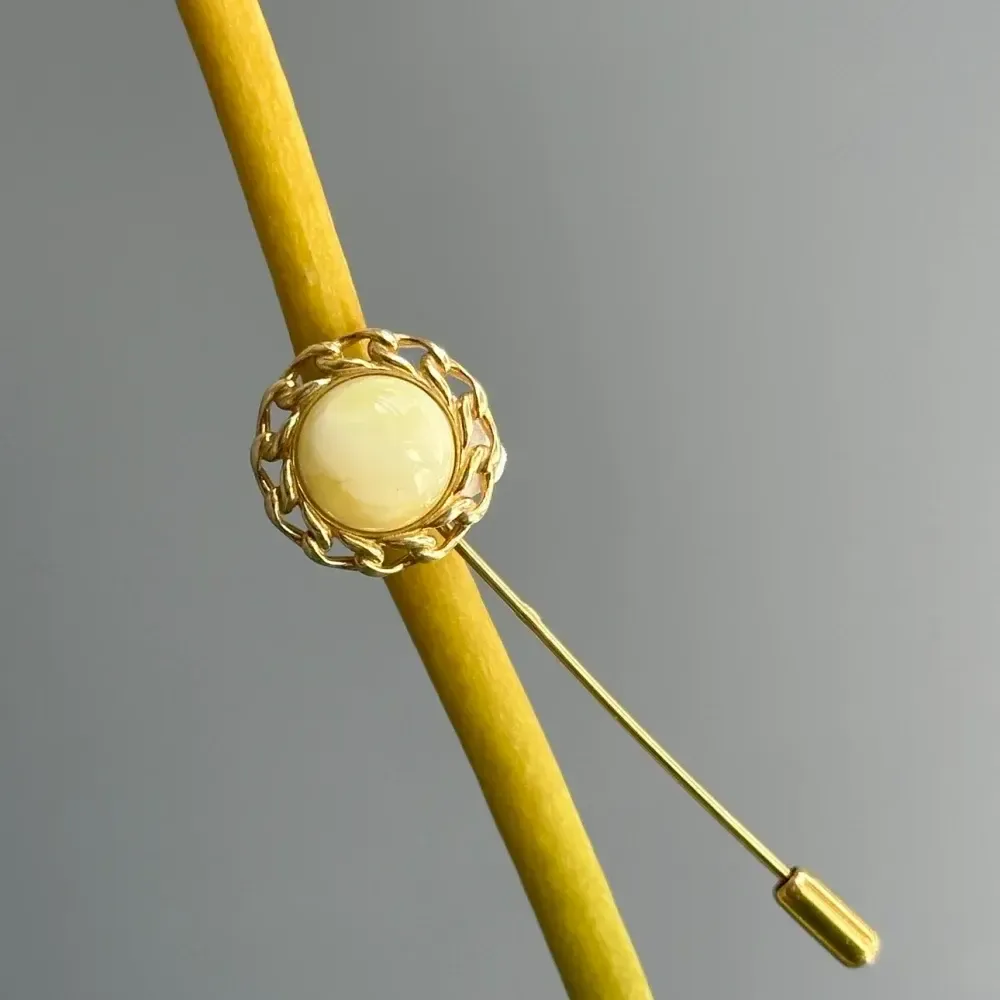 Брошь Винтажная II с молочным янтарем, позолота