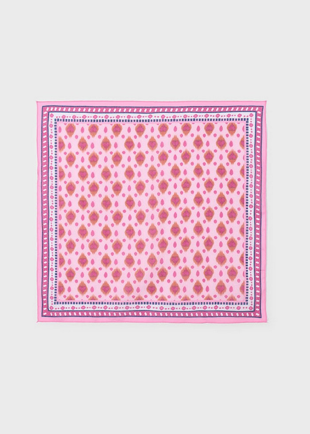 футболка с платком