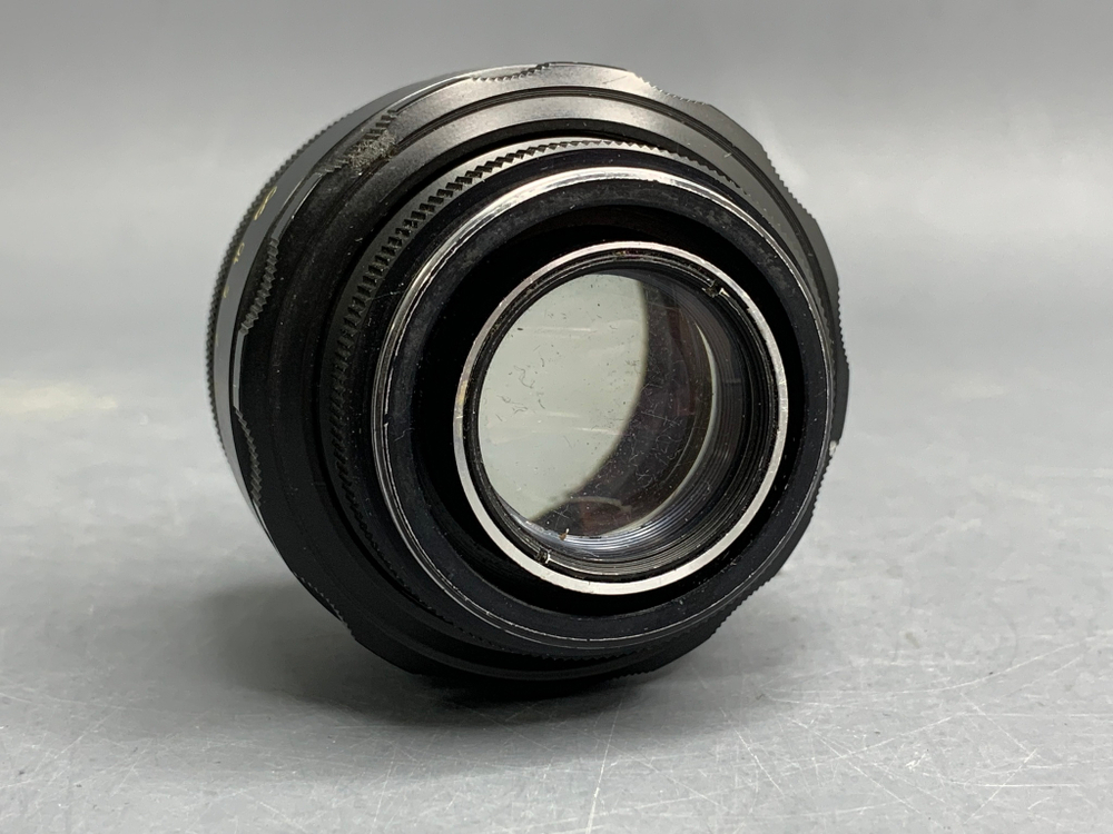 Helios-44-2 внутри небольшой скол