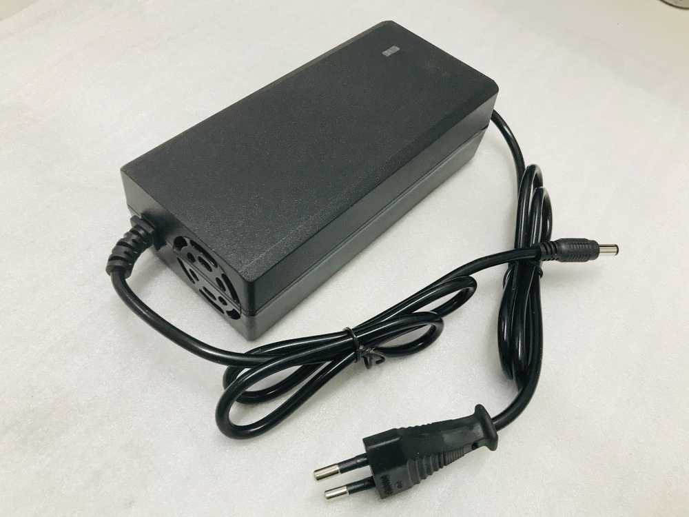 Зарядное устройство для Li-ion аккумулятора электровелосипеда 48V/3A