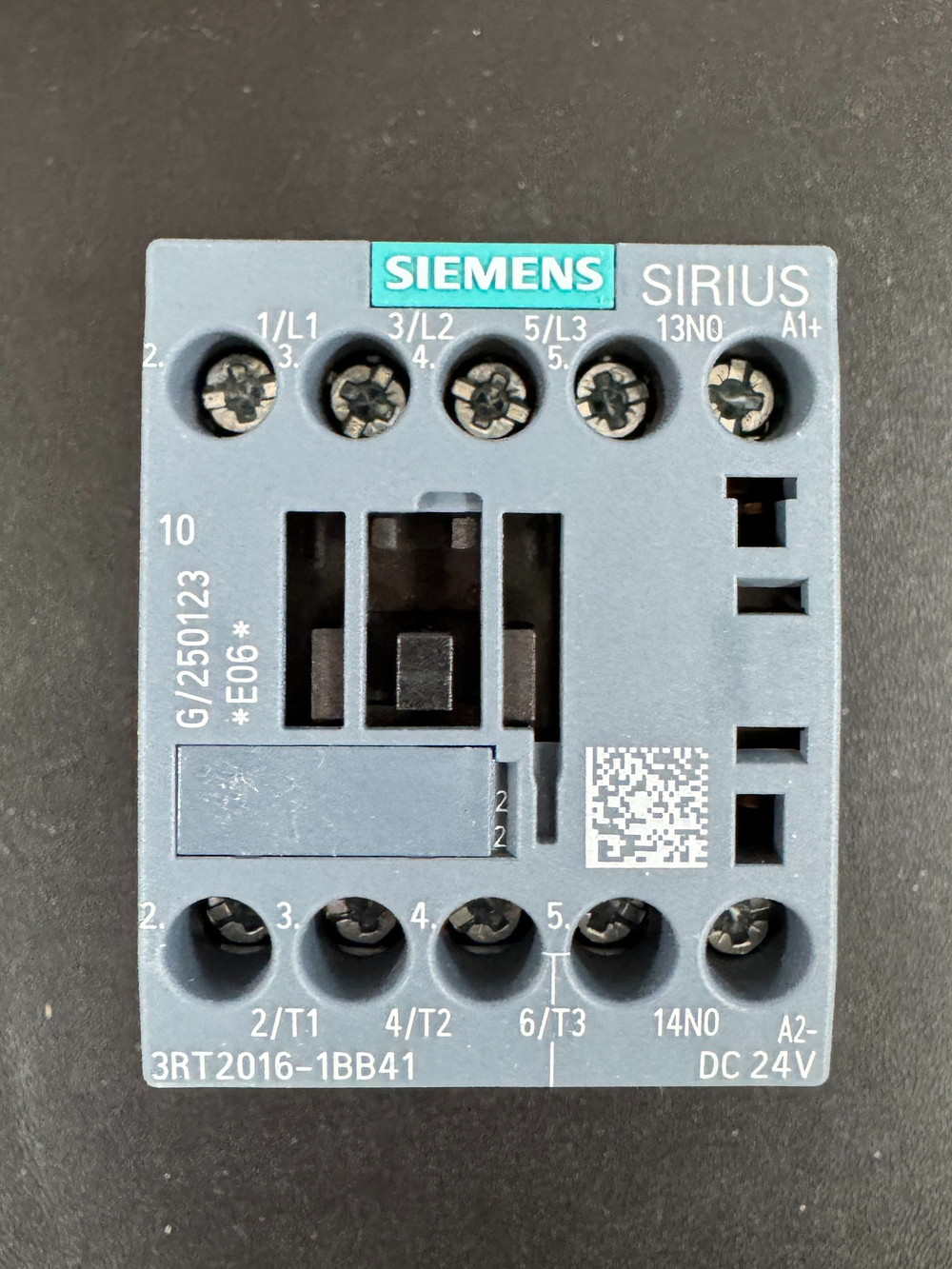 Контактор 3RT2016-1BB41 Siemens