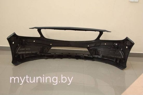 Передний бампер AMG для Mercedes A W176