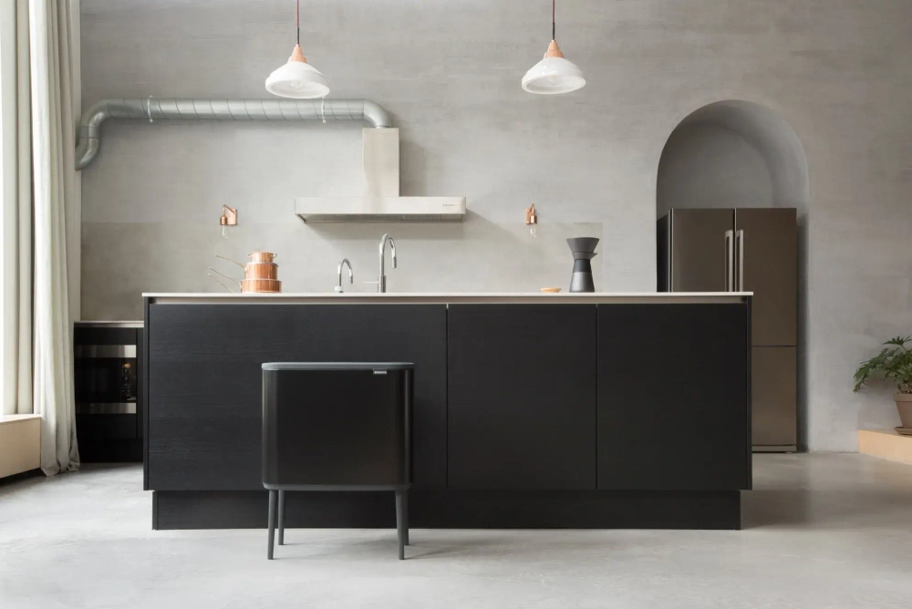 Brabantia Корзина для мусора Bo Touch 36 л черная