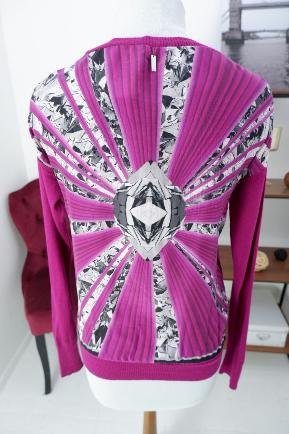 Джемпер Byblos яркий 48 размер