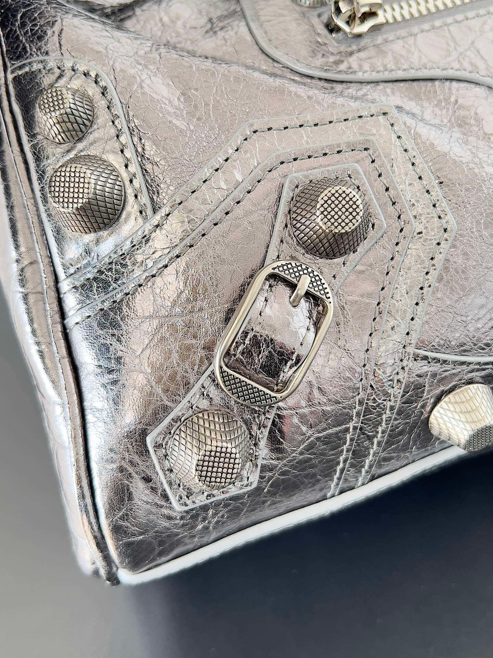 Balenciaga Le Cagole Duffle Bag 30 cm