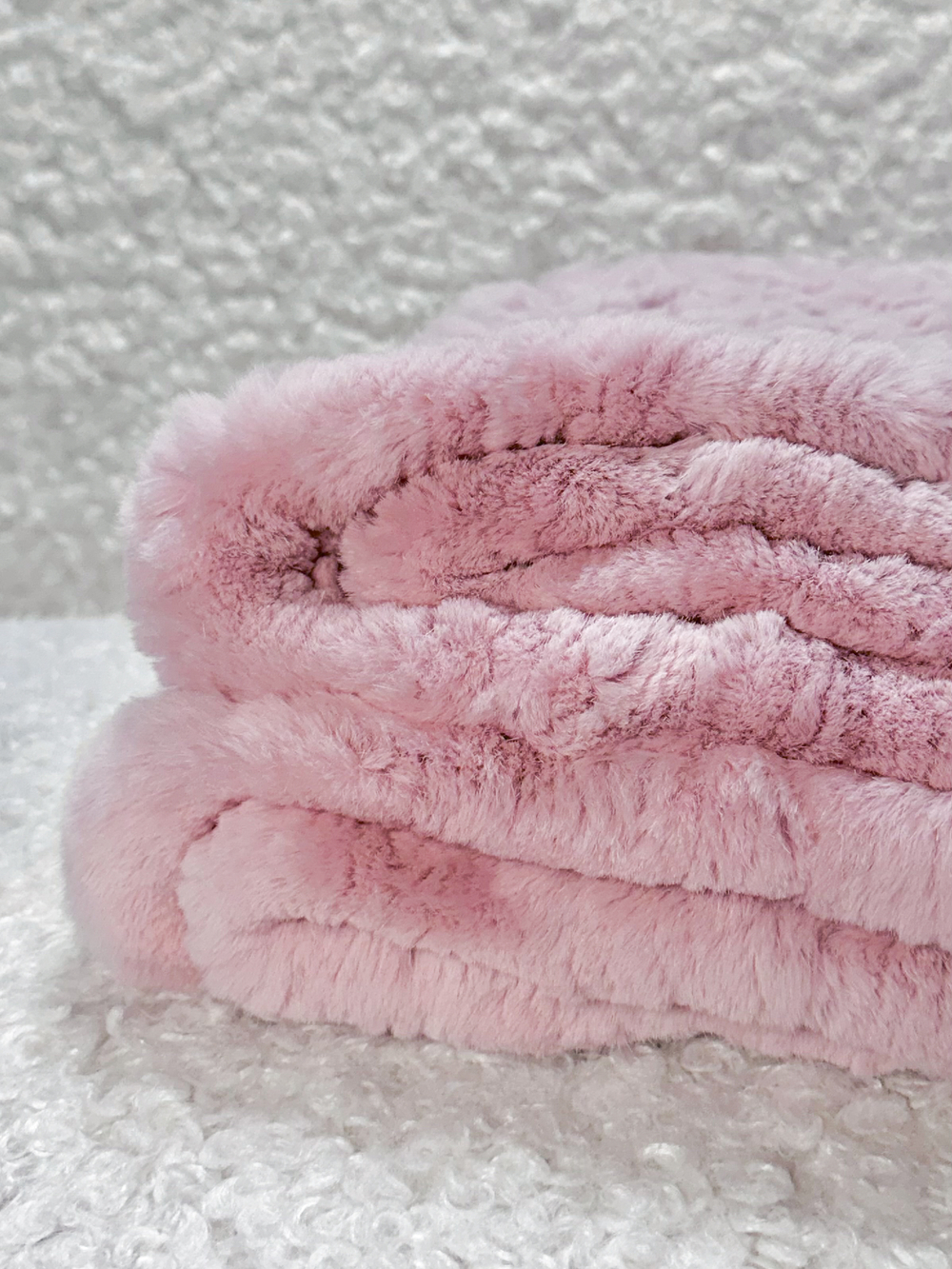 "Вязаный" детский плед из натурального меха рекс "Зайчик" 120х80 см (розовый)