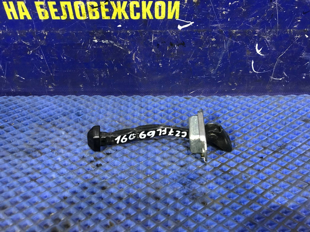 Ограничитель двери передней левой NISSAN SERENA 2016-2022