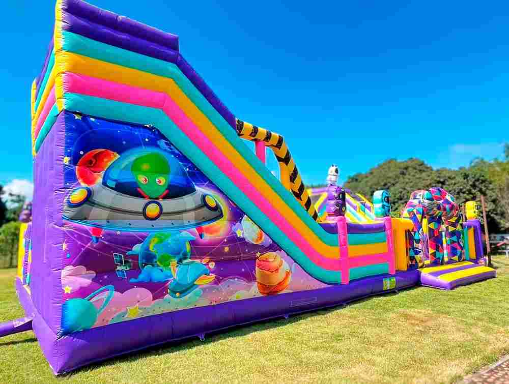 Коммерческий надувной батут «Космический калейдоскоп», размер 16*8,5*6 м