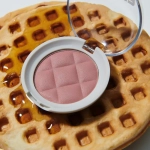 UNLEASHIA Sisua Butter Waffle Dough Blusher - Сияющие кремово-муссовые румяна