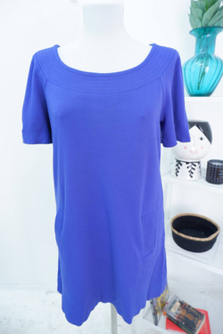 Платье Larro лаконичное 44 размер