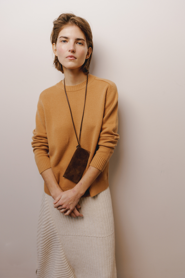 Джемпер песочного цвета