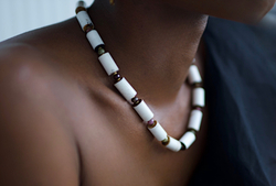 Колье Bone