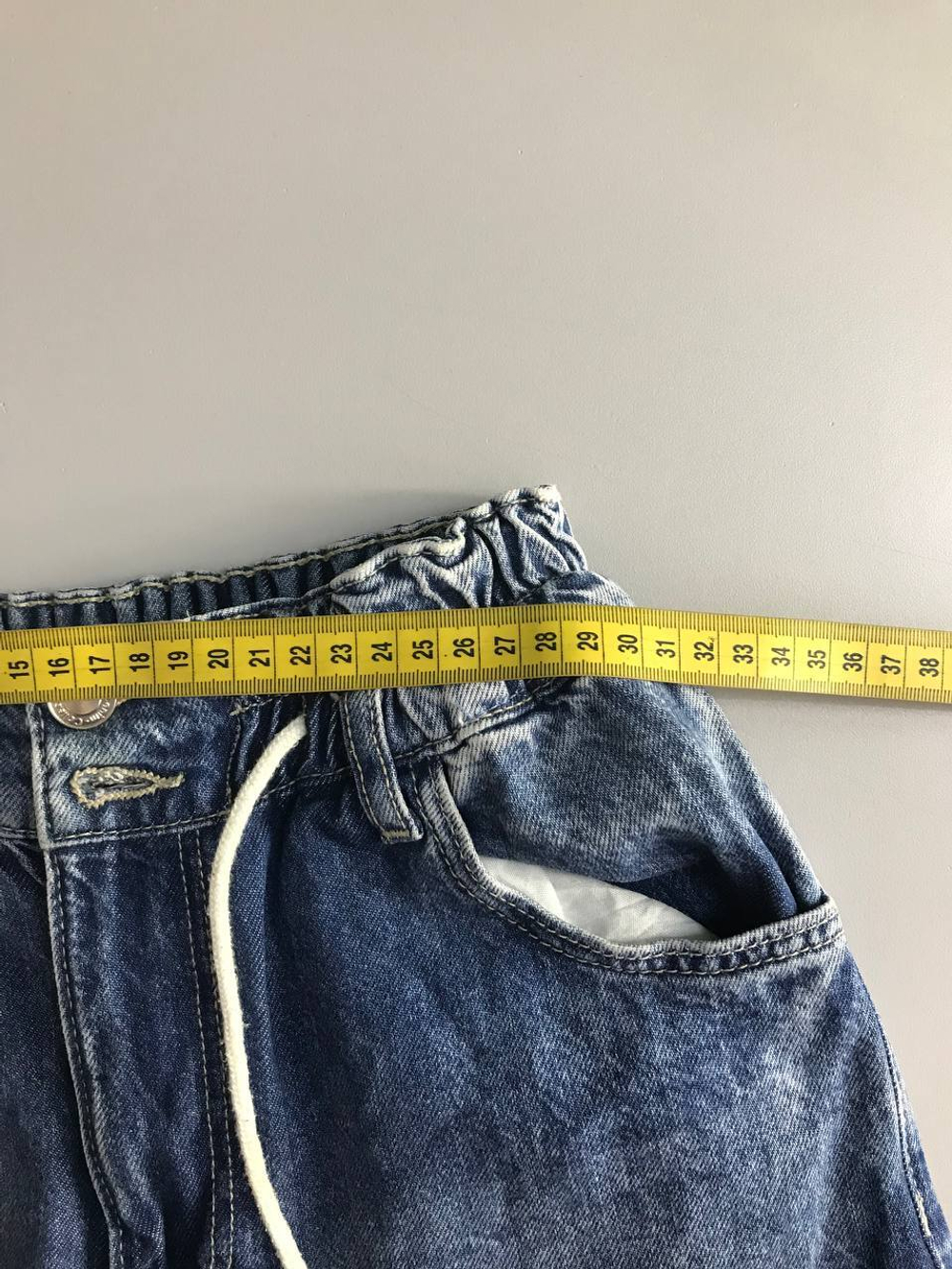 Джинсы Bershka удобные и стильные, визуально 44 размер