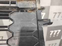 Решетка переднего бампера Skoda Rapid 1 17-20 Б/У Оригинал 5JA853677D