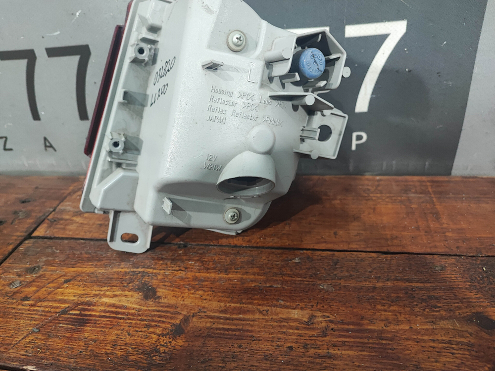 ПТФ задний левый Toyota Land Cruiser 200 15-21 Б/У Оригинал 8145660070