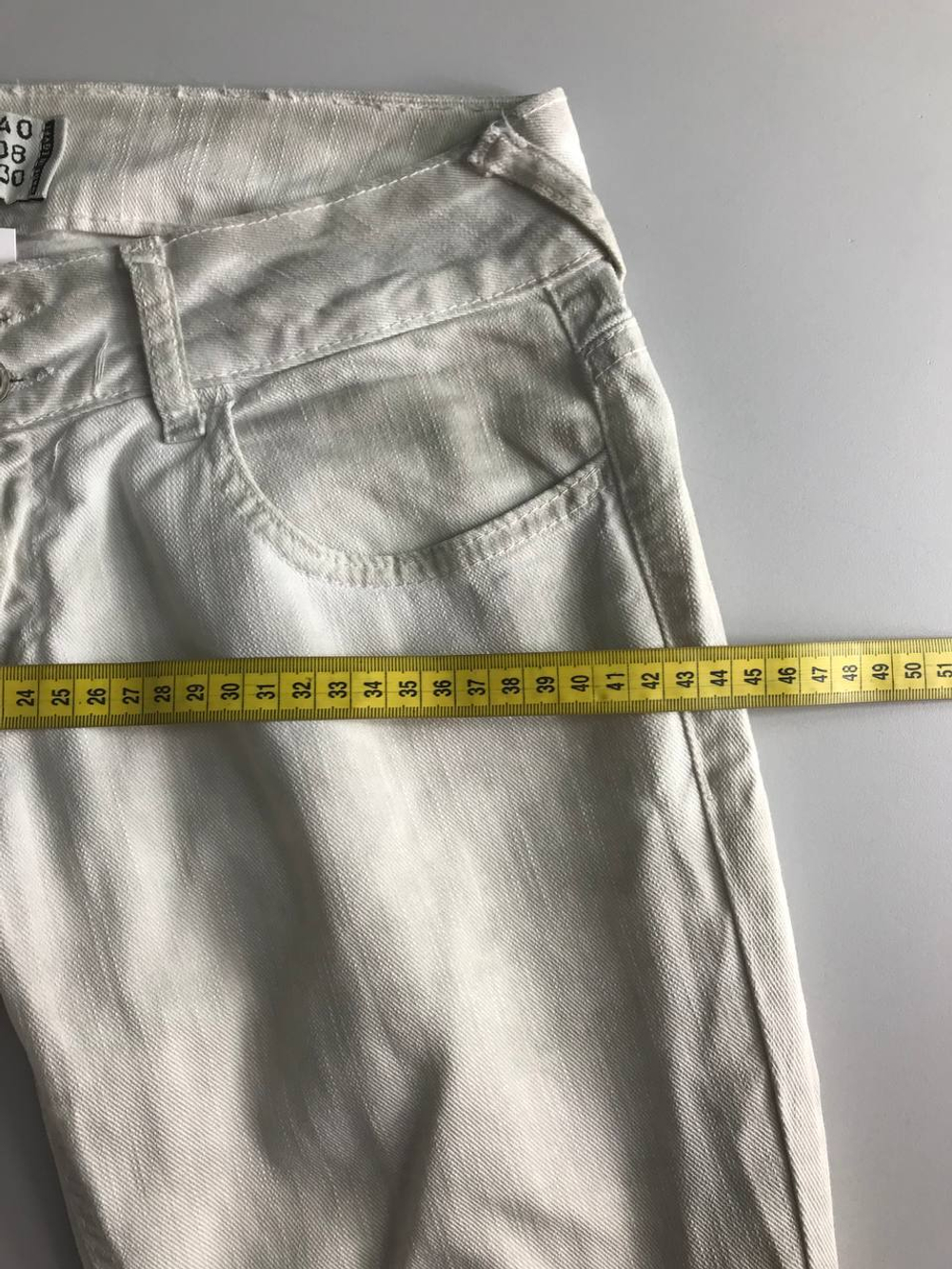 Джинсы обтягивающего кроя, маркировка 40, визуально на 46 размер