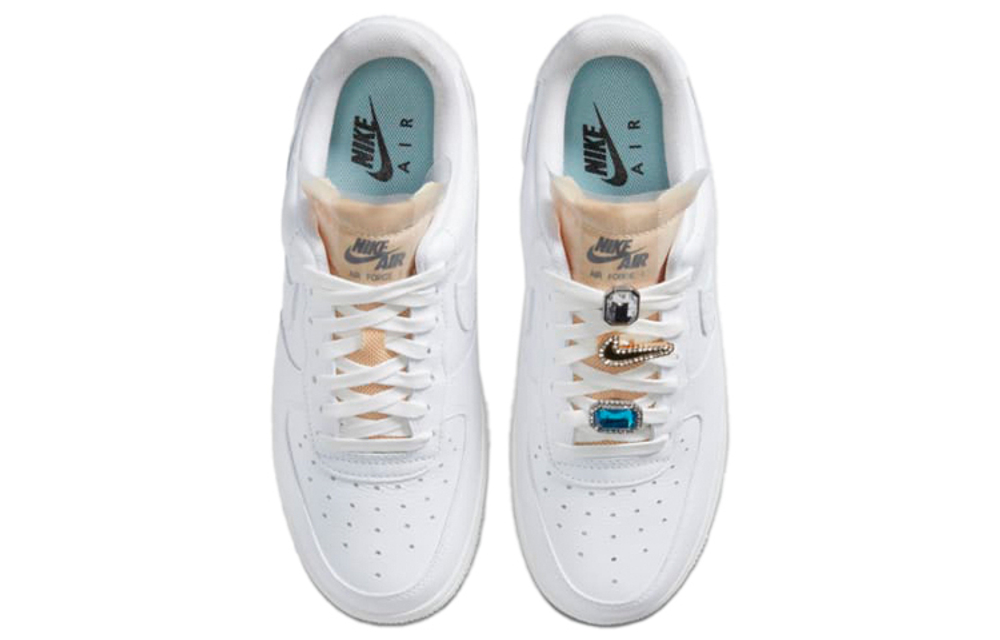 Кроссовки Nike Air Force 1 07 Lx (Женская размерная сетка)