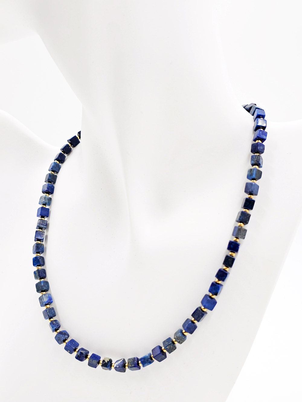 Чокер на шею из камня лазурит