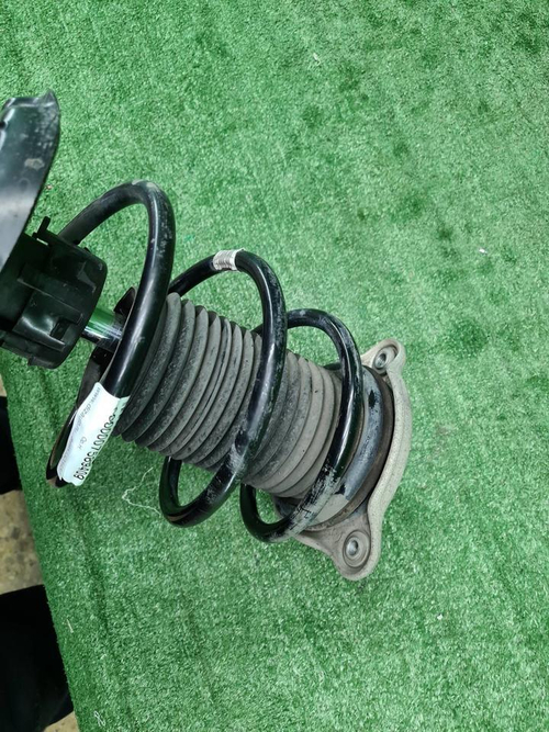 Амортизатор передний Mercedes A W177 (18-нв)