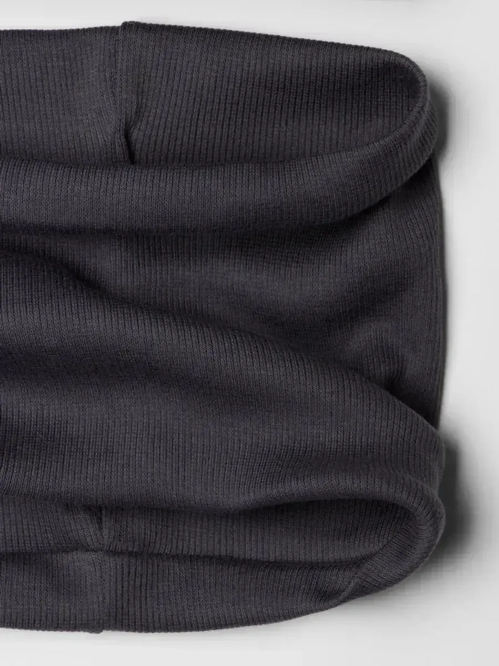 Шапка для мальчика осенняя со снудом