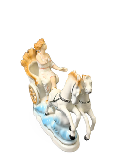 Фарфоровая статуэтка "Карета в облаках" Crown Regent