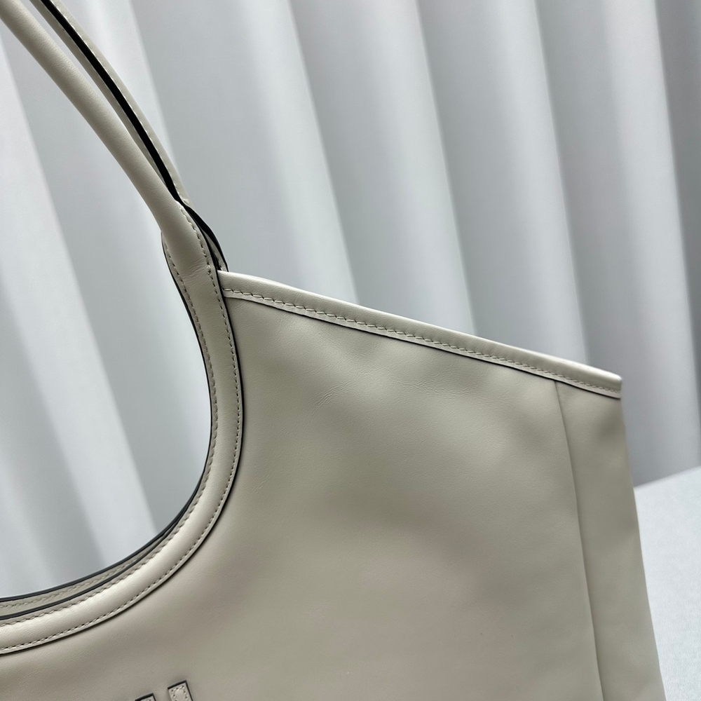 Miu Miu IVY Bag 38 cm
