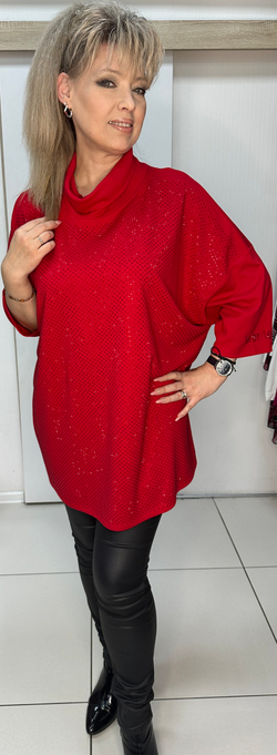 Нарядный джемпер-туника со стразовым принтом и хомутом