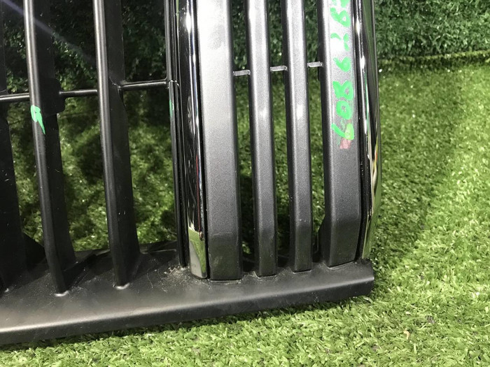 Решетка радиатора Toyota Land Cruiser Prado 150 (2017-н.в.)