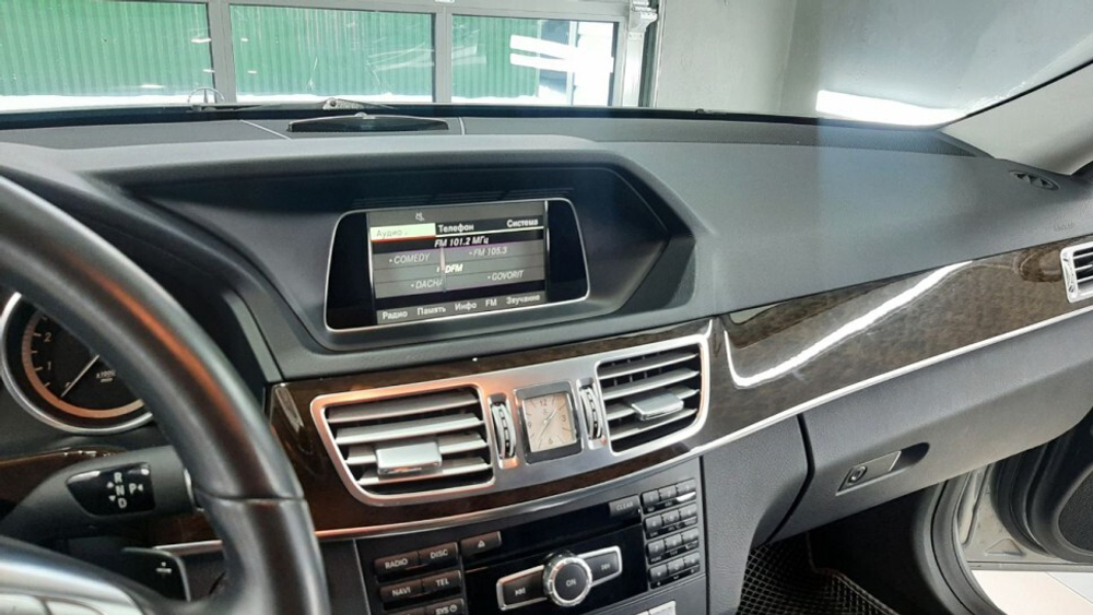 Магнитола для Mercedes-Benz A-класс 2011-2014 NTG 4.5/4.7 - Radiola RDL-7701-L монитор 10.25" на Android 13, 8Гб+128Гб, CarPlay, 4G SIM-слот