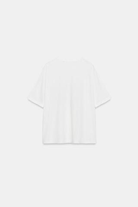ZARA ФУТБОЛКА ОВЕРСАЙЗ С РАЗРЕЗАМИ И НАДПИСЬЮ, ЖЕЛТОВАТО-БЕЛЫЙ
