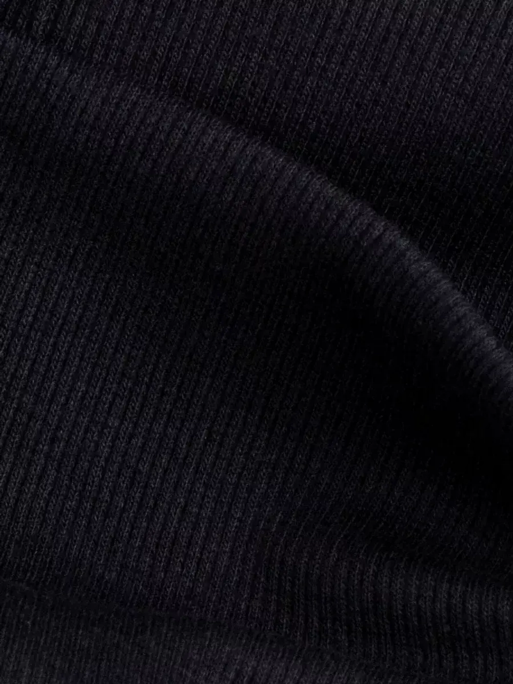 Шапка для мальчика осенняя с ушками и снуд