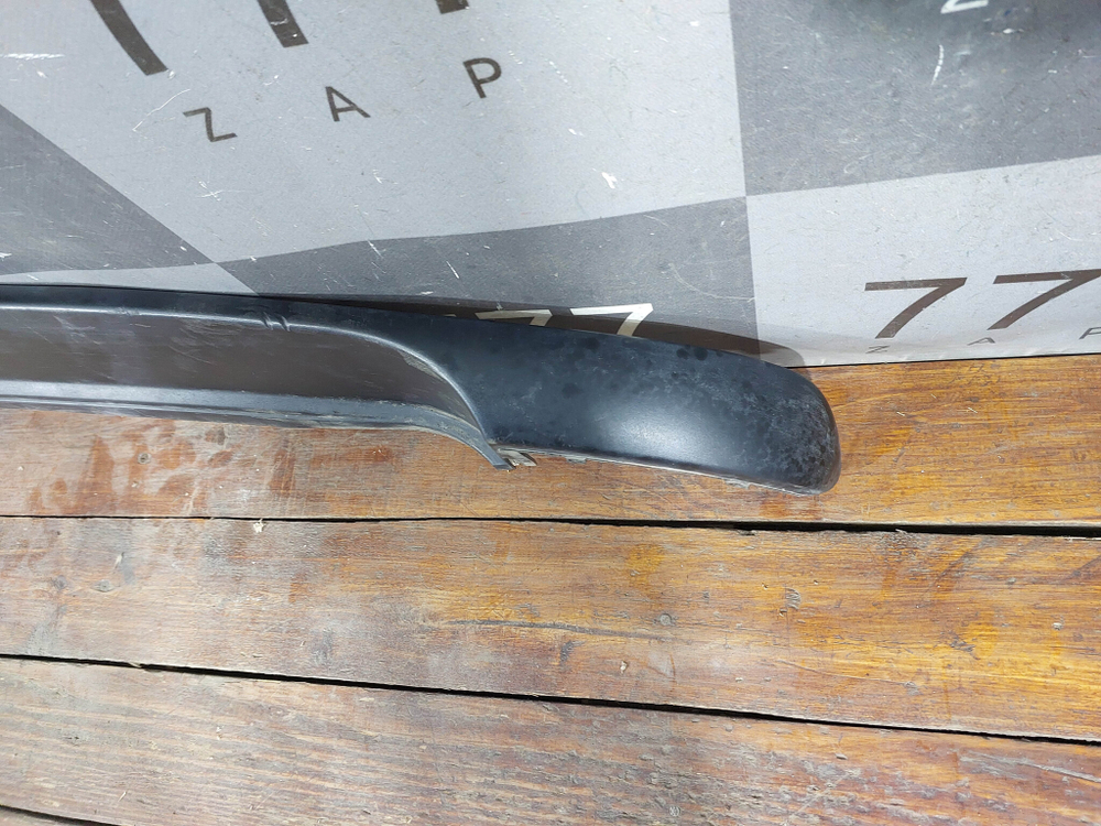 Накладка заднего бампера Mitsubishi Colt 6 02-12 Б/У Оригинал MN105270