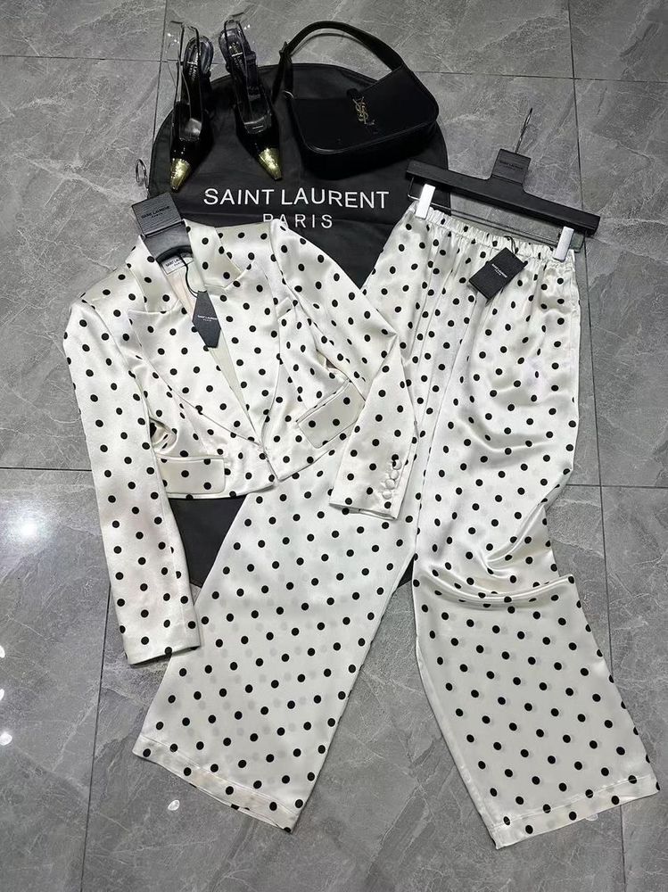 Костюм Yves Saint Laurent