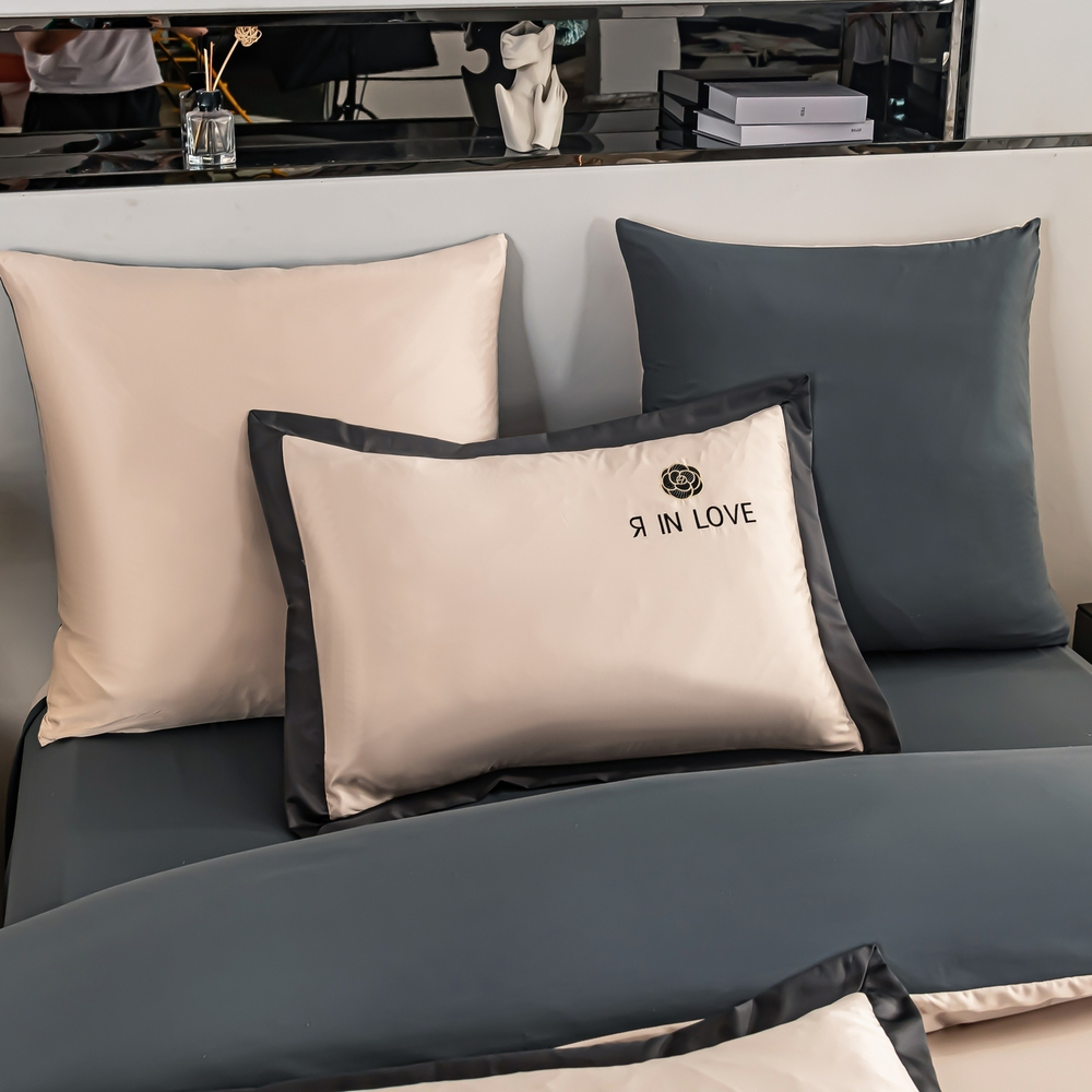 Комплект постельного белья Сатин-Шелк Я IN LOVE на резинке LVR014