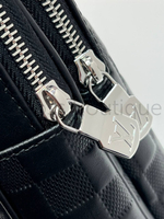 Кожаная черная сумка Avenue Sling NM Louis Vuitton
