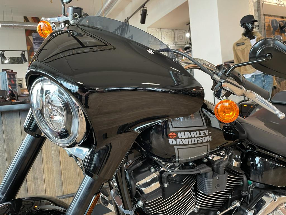 Мотоцикл Harley-Davidson Sport Glide Softail Vivid Black Deluxe