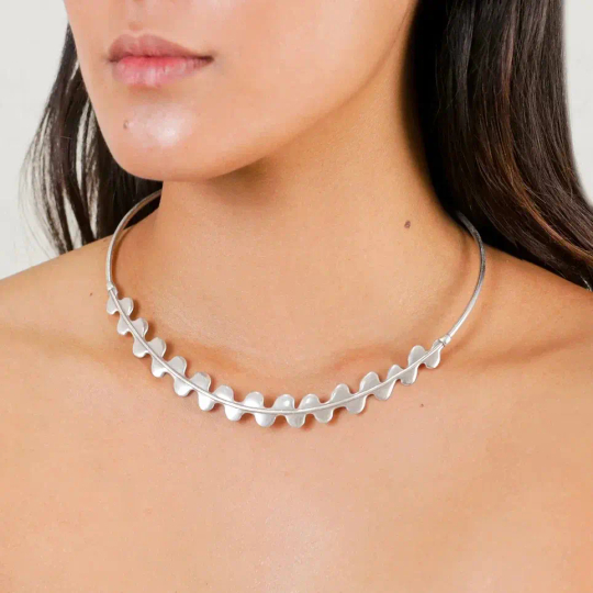 Колье ORI TAO, Epiphyl, гривна, минималистская эстетика, OT25.2-15-31981 (серебристый)