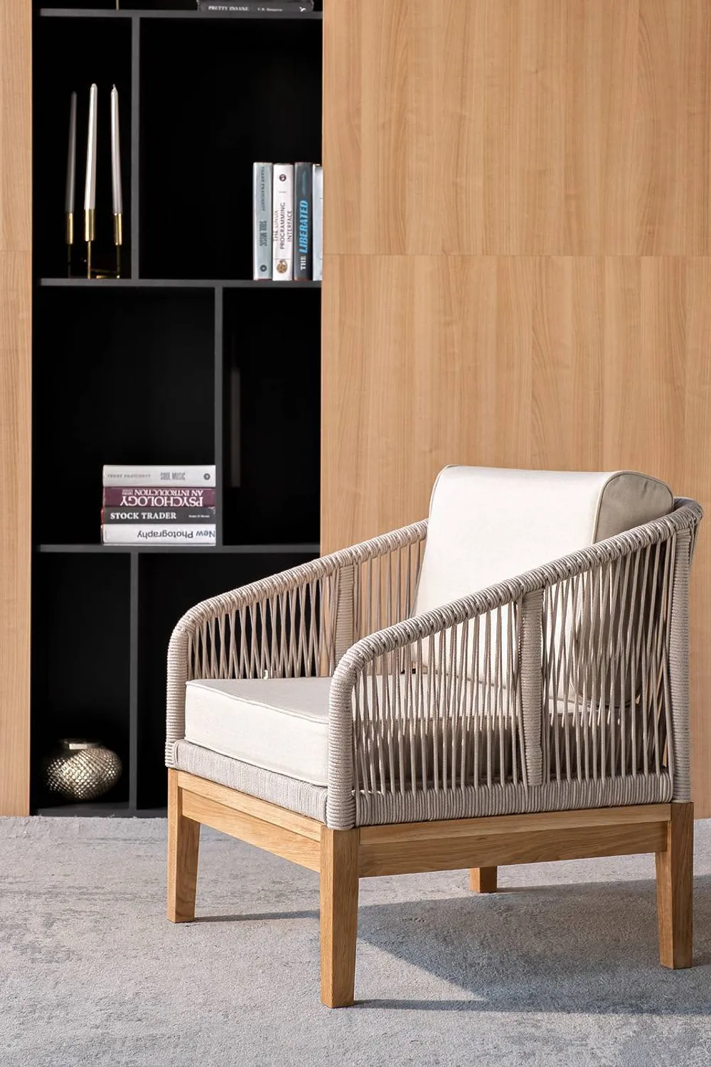 "Канны" кресло плетеное из роупа, основание дуб, роуп бежевый круглый, ткань бежевая 052