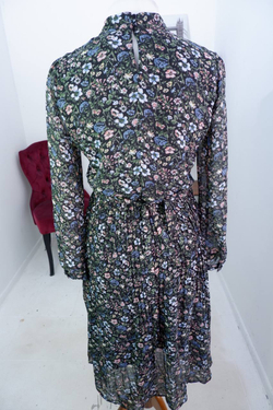 Платье Ostin модной расцветки, маркировка XS, визуально на 42 размер