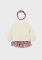 пуловер с юбкой и повязкой на голову